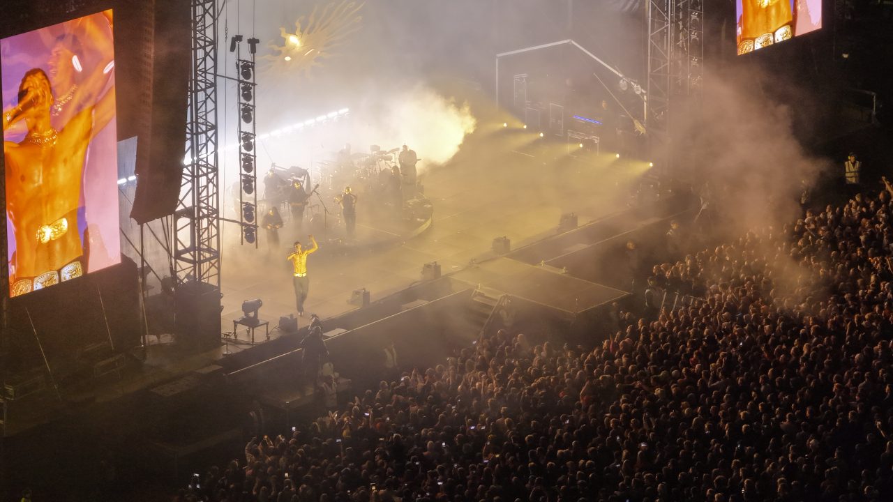 Stemningsbillede fra scene ved festival